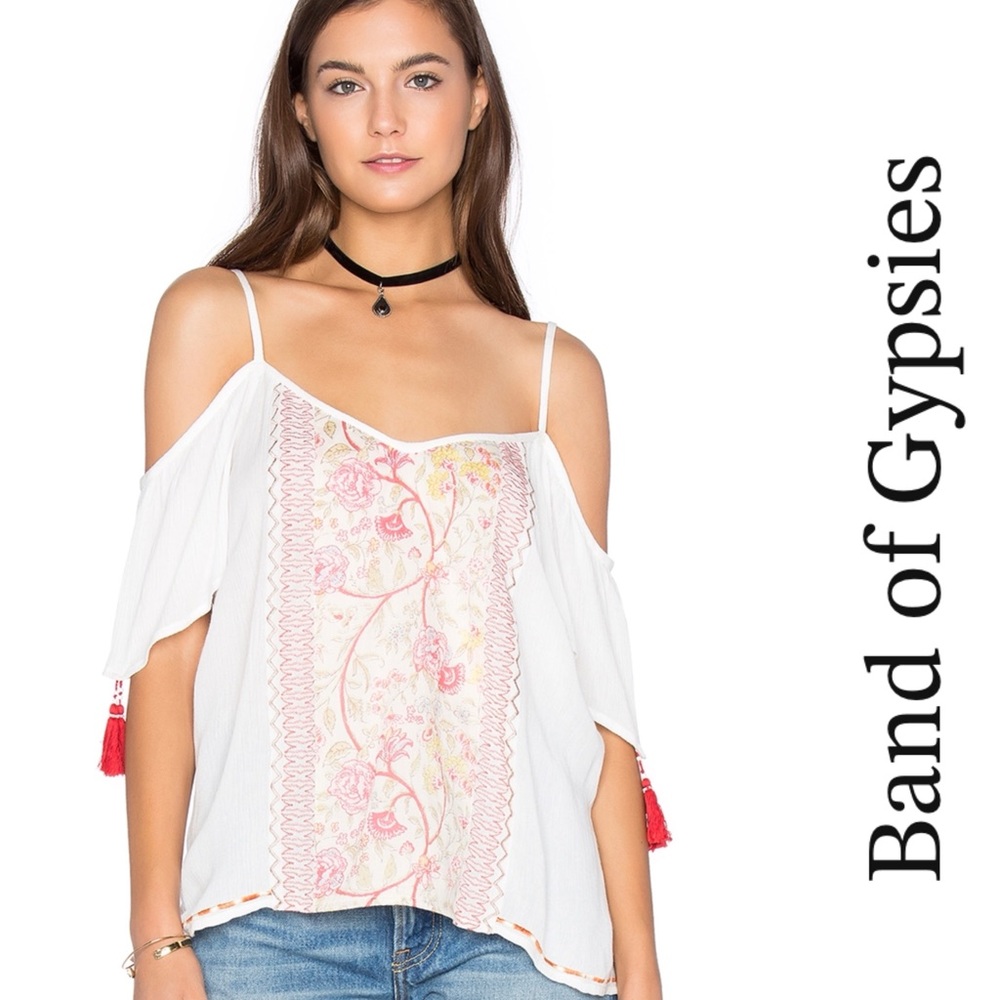 BAND OF GYPSIES NWT Cold Shoulder Embroidered Floral Boho Top Size Medium